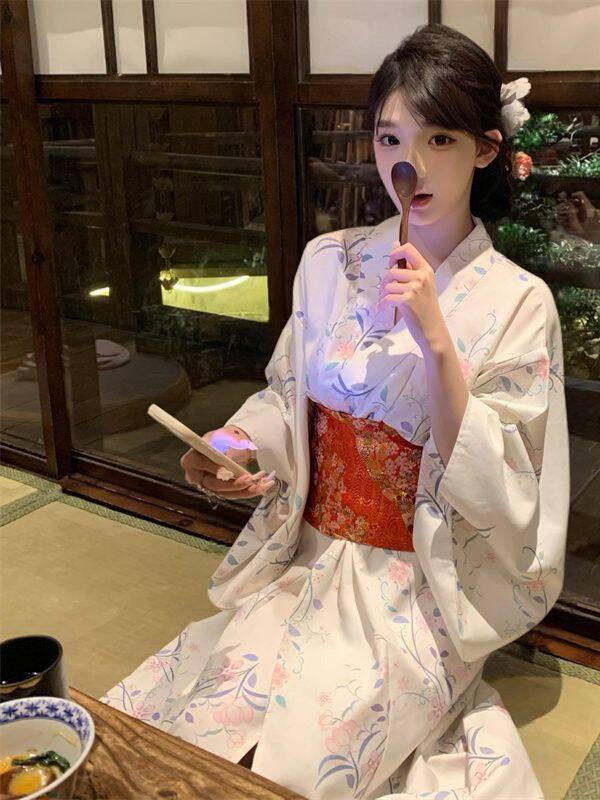 Traditional Japanese Kimono St - Photography Of The Year ulasan dan harga