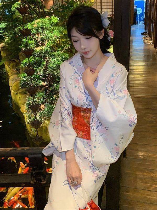 Traditional Japanese Kimono St - Photography Of The Year ulasan dan harga